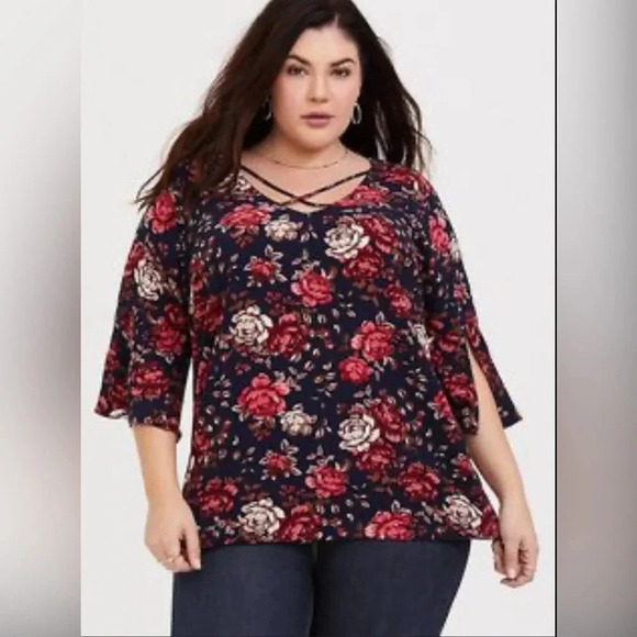 Torrid Plus Navy Floral Split Bell Sleeve Crisscross Neckline Crepe Blouse boho - Picture 1 of 10